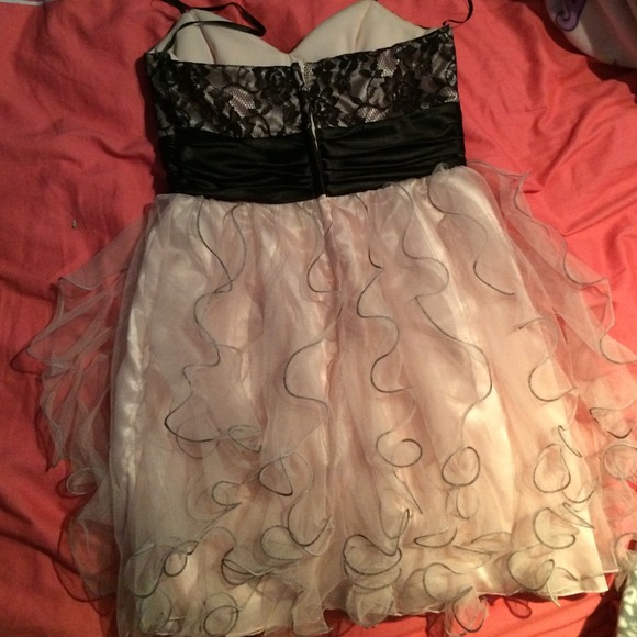 Dress - Picture 2 of 4