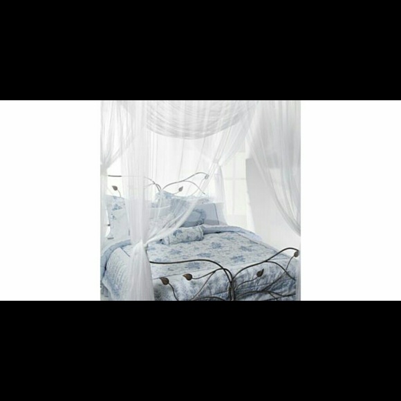Gorgeous White Lace Canopy