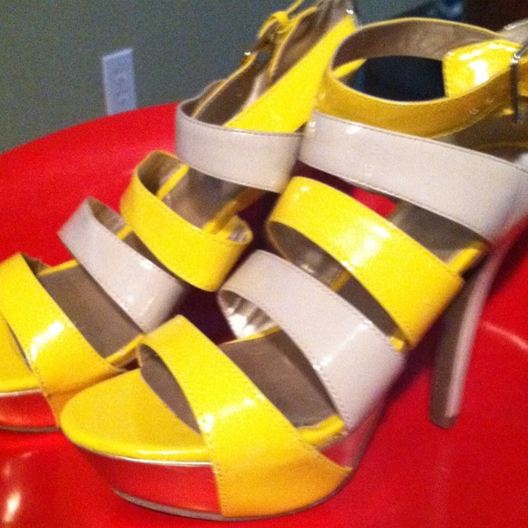 Guess heels - Picture 2 of 4
