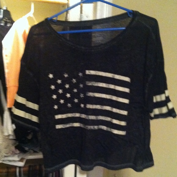 AE distressed crop top