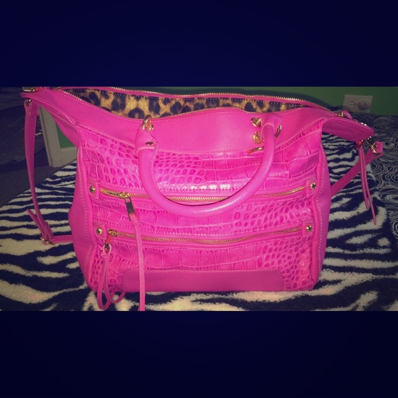 SOLD 🚫Authentic jessica simpson satchel