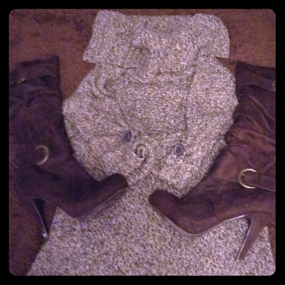 Maurice's long 3/4 sleeved sweater SOLD,,,!!!