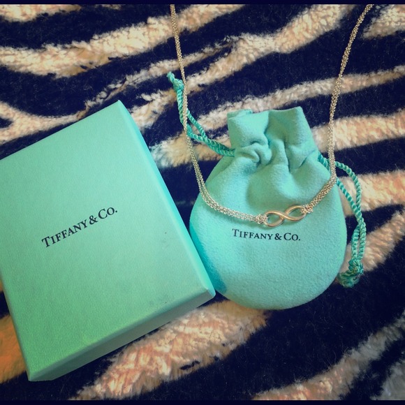 SOLD ❌Authentic tiffany and co infinity necklace