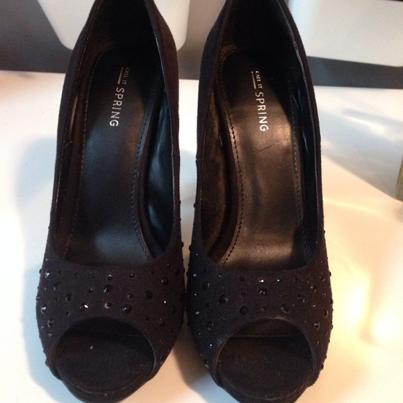 Black high heels - Picture 2 of 3