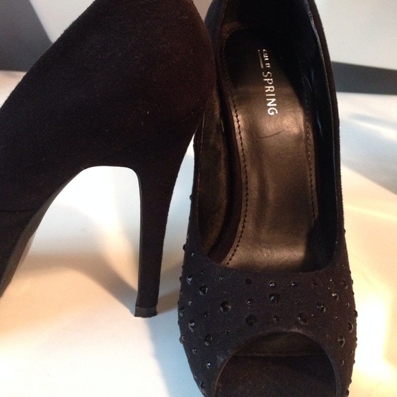 Black high heels - Picture 3 of 3