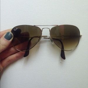 AUTHENTIC RAY-BAN AVIATORS & Case & Cleaning Cloth