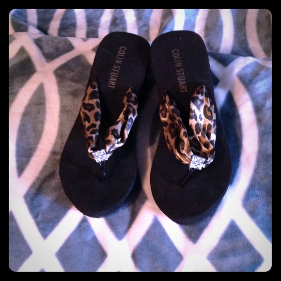 Colin Stuart cheetah wedge flip flops. *NEW* 6