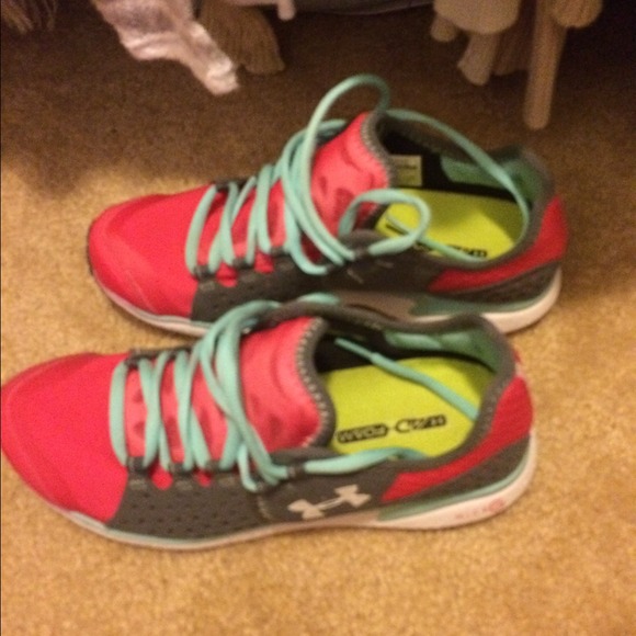 Under Armour tennis shoes
