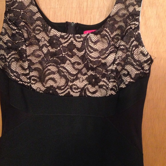 Black dress - Picture 2 of 3