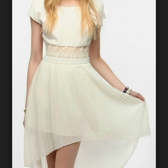 @brigdes @peggydes... Off White dress