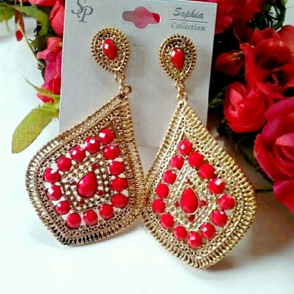 Elegant Bohemian Teardrop Gold finish Earring NWOT