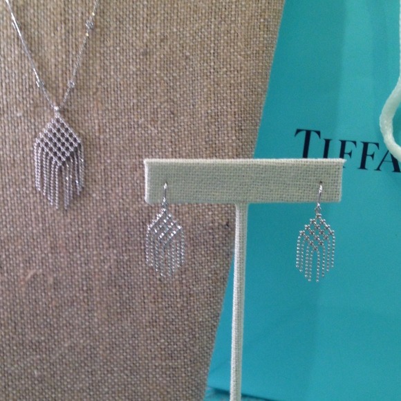 ❄️ Stunning Tiffany & Co Swing Jewelry Set - Picture 4 of 4