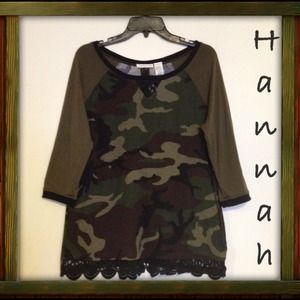 HANNAH. CAMO 1/2 SLEEVES TOP. NEW W/O TAGS.