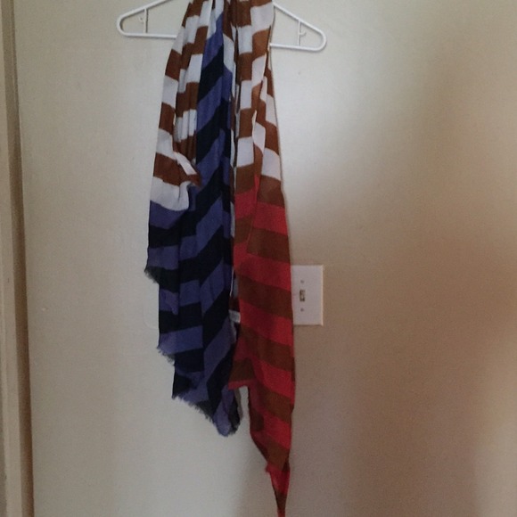 Multi colored striped scarf - Picture 1 of 2