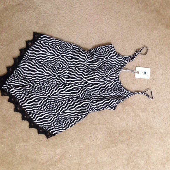 LF Romper Australia's sizing 8 NWT!! - Picture 3 of 4