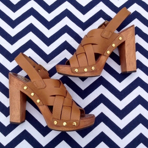 Tory Burch Shoes - Tory Burch Platform Heels in Tan