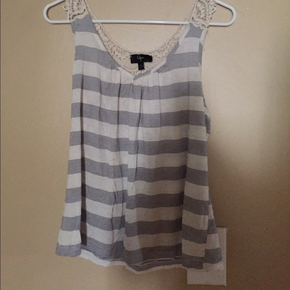 Stripped top
