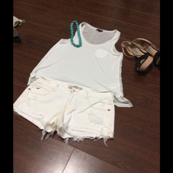 Destroy white short
