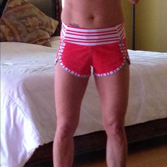SOLD.   RARE!!  Lululemon speed shorts. - Picture 3 of 4
