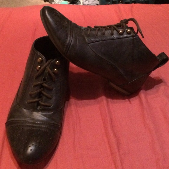 Pointy shoes