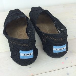 TOMS Shoes - Black Crochet TOMS TOMS Shoes - Black Crochet TOMS
