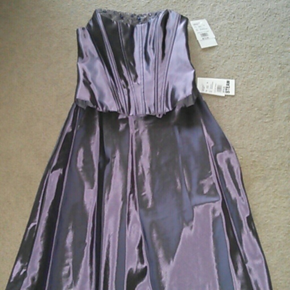 Lavender Taffeta Gown/Dress Bundle 💜 - Picture 3 of 4