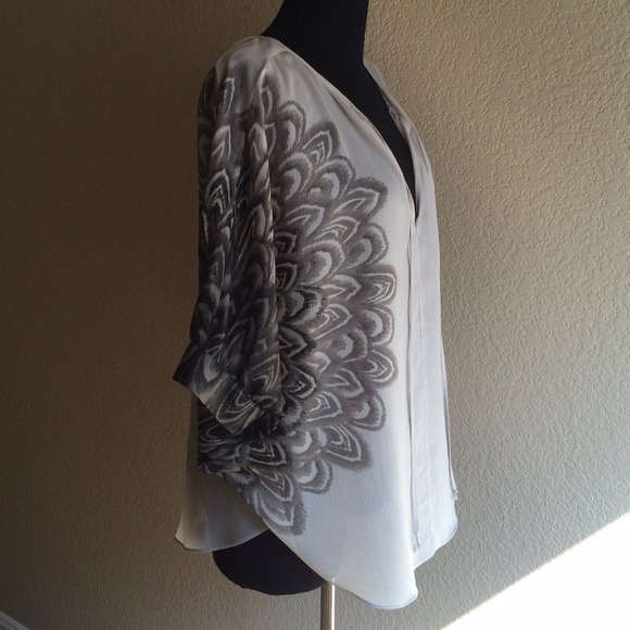 BCBGMAXAZRIA Top - Picture 2 of 4