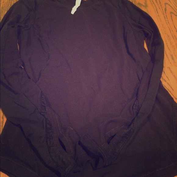 Lulu lemon black shirt with thumb holes