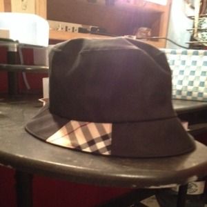 Burberry hat
