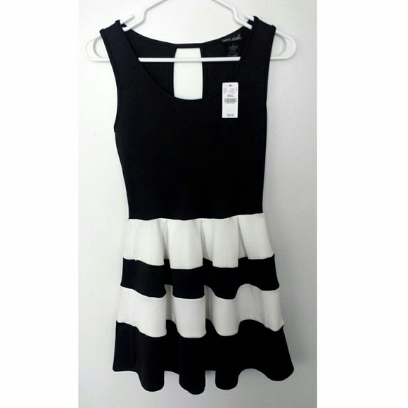 Adorable Black and White Dress