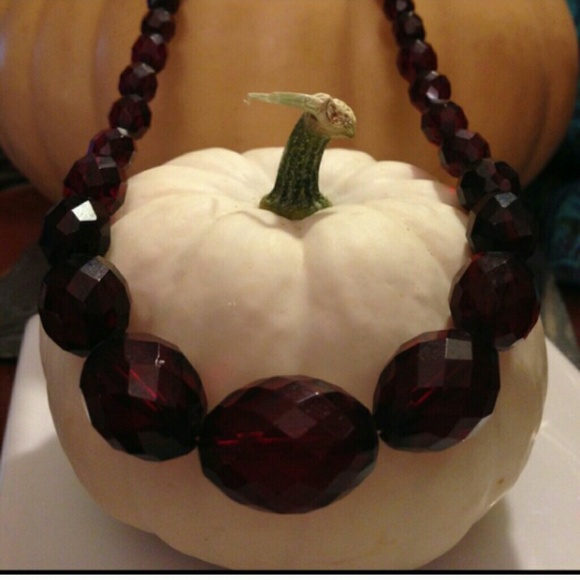 Cherry Amber Bakelite faceted beaded necklace - Picture 2 of 3