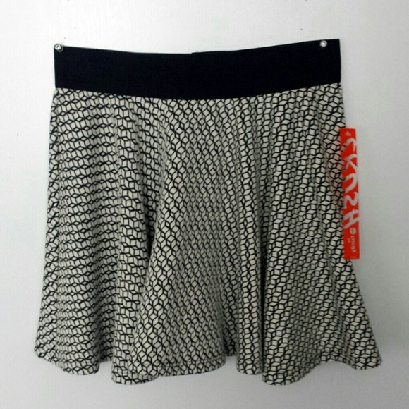 Cream Colored High Waisted Skater Skirt