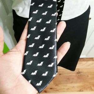 Bat tie