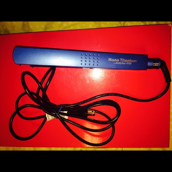 BaByliss PRO Nano Titanium hair straightener
