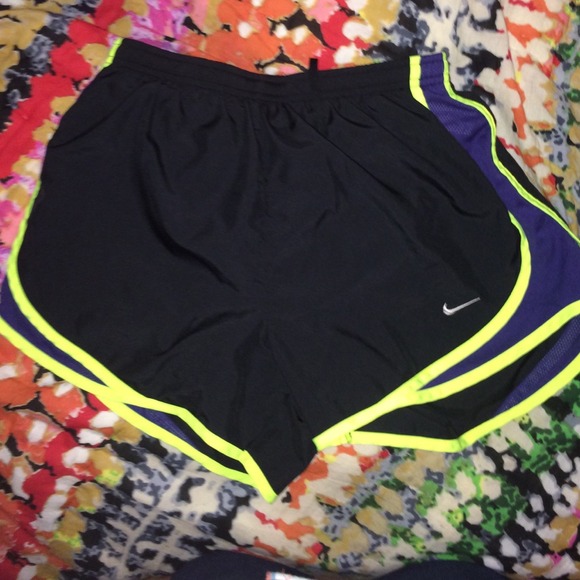 Nike dri-fit shorts size small