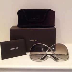 ✂️REDUCED✂️Authentic Tom Ford sunglasses