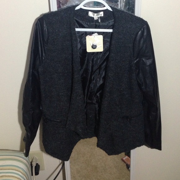 Cute leather-sleeves jacket