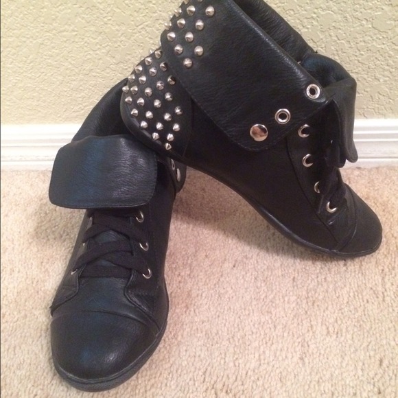 Studded black shoes