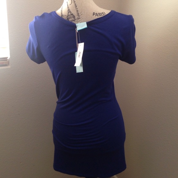 Zippered Top - Picture 3 of 3