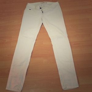 White Hollister Skinny Denim 💫