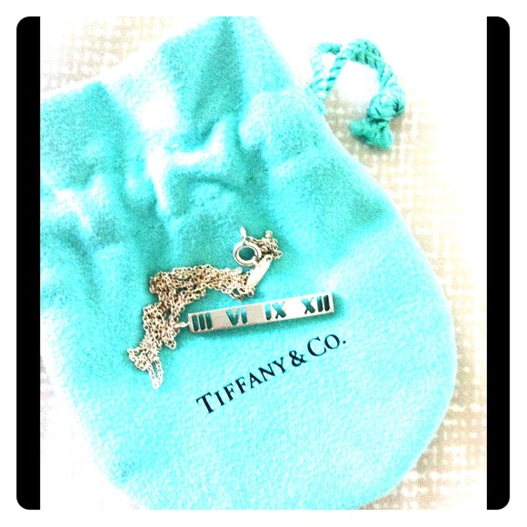 Atlas Tiffany & co. Bar pendant necklace