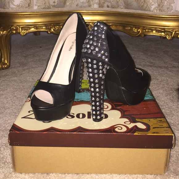 Zigi Soho Shoes. New Black/ Metallic stones Size 7 - Picture 1 of 3