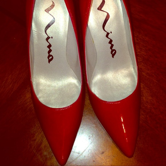 Red pumps