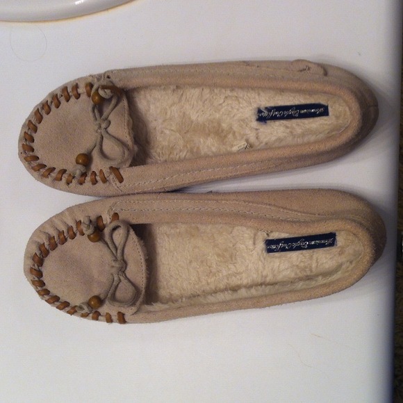 American eagle flats & VS shirt bundle