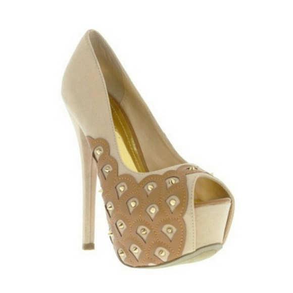 Taupe w/ gold studs