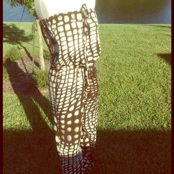 New Strapless Romper - Picture 1 of 4