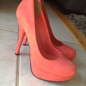 *PRICE REDUCED* Coral high heels