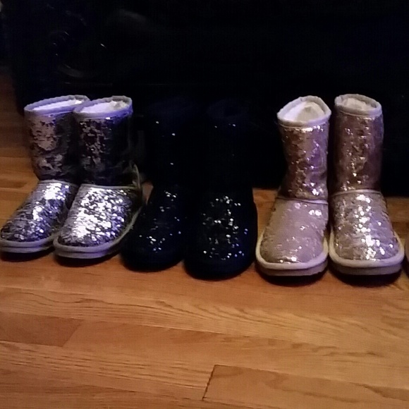 GIRLS BOOTS 6 PAIRS SIZE 3&4 EXCELLENT CONDITION