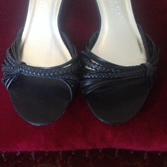 Shoes - Picture 2 of 3