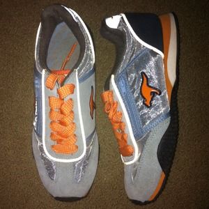 Never worn Kangaroos